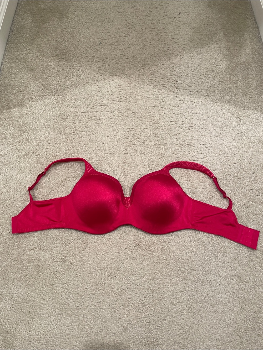 Preowned unknown brand red bra 36dd